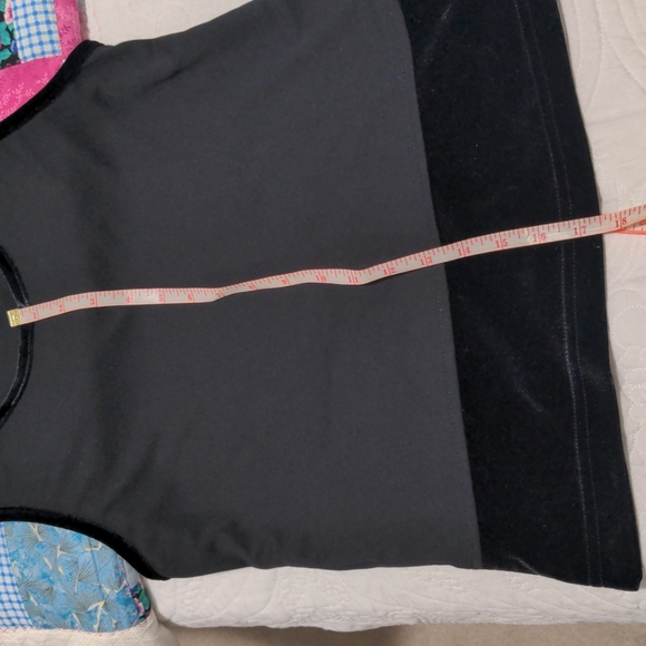 Vintage Black Gloria Vanderbilt top - Picture 8 of 8